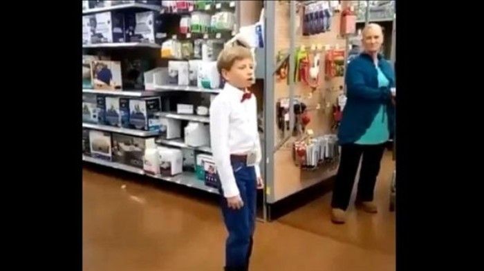 Курйозний спів хлопчика підірвав мережу