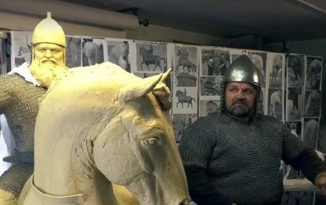 Вірастюк став моделлю для скульптури Іллі Муромця