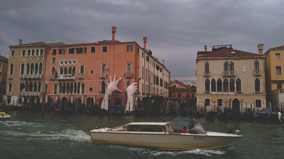 У Венеції встановили ворота для обмеження потоку туристів - фото 1