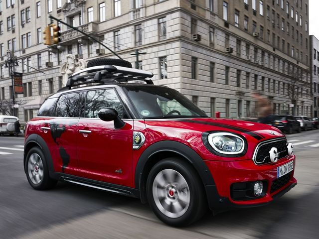 Mini показала кросовер для подорожей - фото 237581