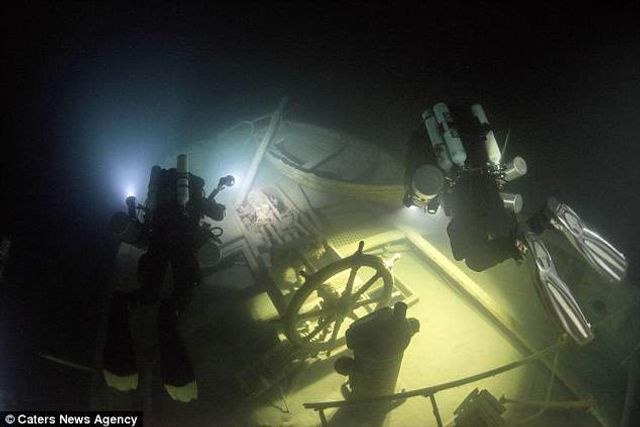 Підводні знімки корабля, затонулого більше 100 років тому- фото 241477