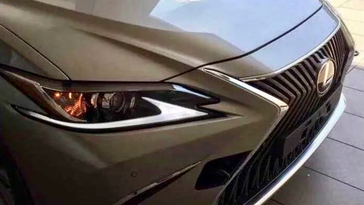 Стала відома дата прем'єри нового седана Lexus ES - фото 1