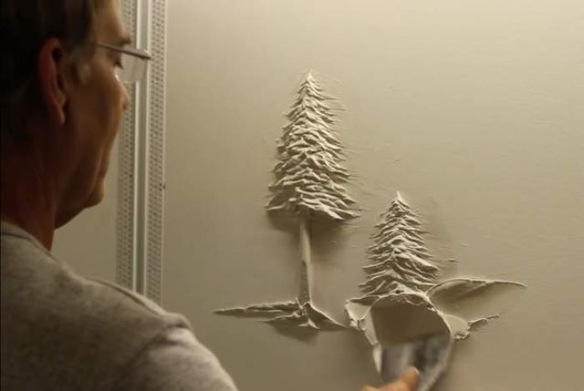 Майстер-самоучка створює картини за допомогою штукатурки- фото 241594