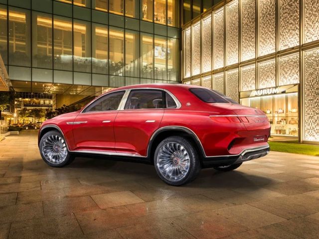 У мережі з'явилися фото розкішного кросовера Mercedes-Maybach - фото 241904