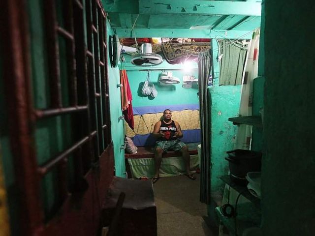 Як виглядають тюремні камери в різних країнах - фото 242715