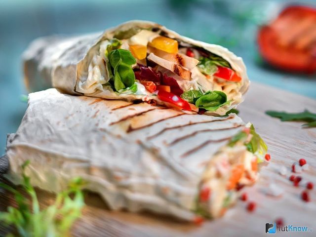 Рецепт лавашу з сиром і зеленню, запечений на мангалі - фото 243845