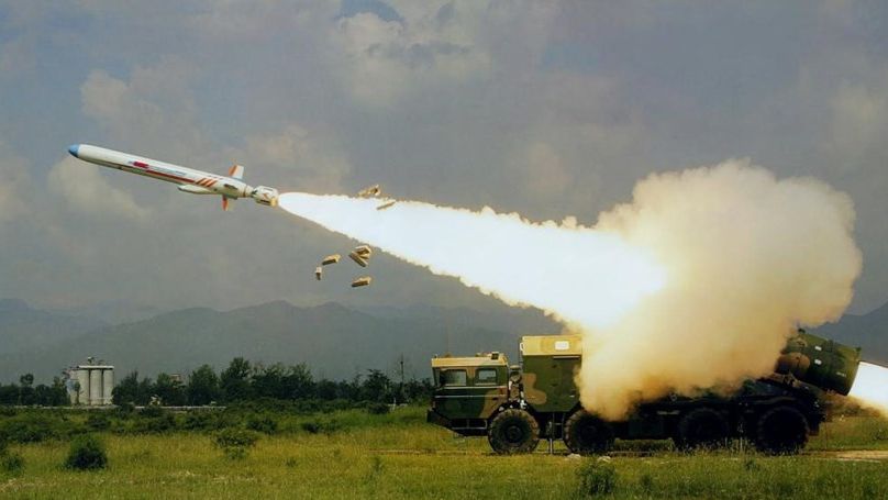 Український ракетний коплекс Вільха: смертельний удар калібром 300 мм