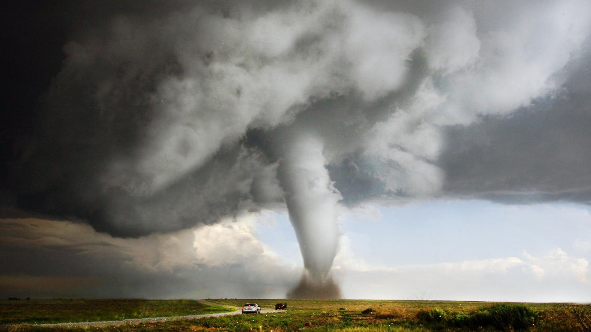 У мережі показали дивовижне відео шторму