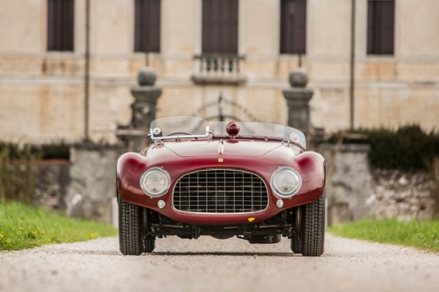 Унікальний Ferrari з 4-ціліндровим двигуном виставили на продаж