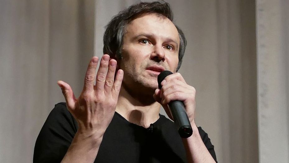 Святослав Вакарчук емоційно звернувся до українських політиків