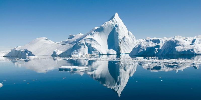 Вчені розгублені: в Арктиці виявили аномальні діри в льоду