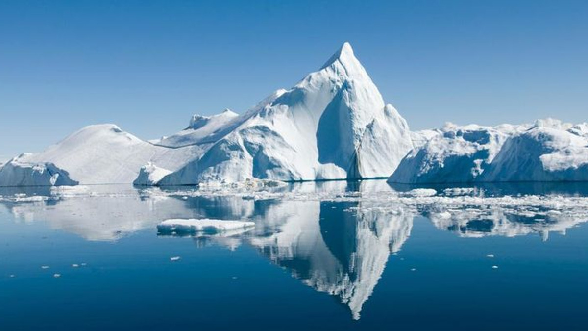 Вчені розгублені: в Арктиці виявили аномальні діри в льоду - фото 1