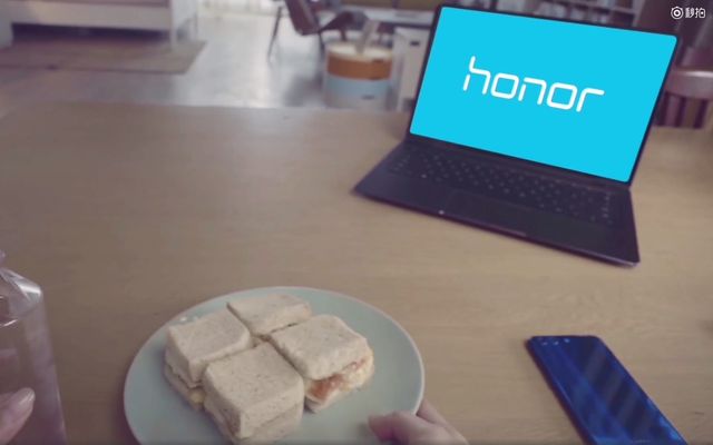 Huawei представить перший в світі безрамковий ноутбук - фото 240332