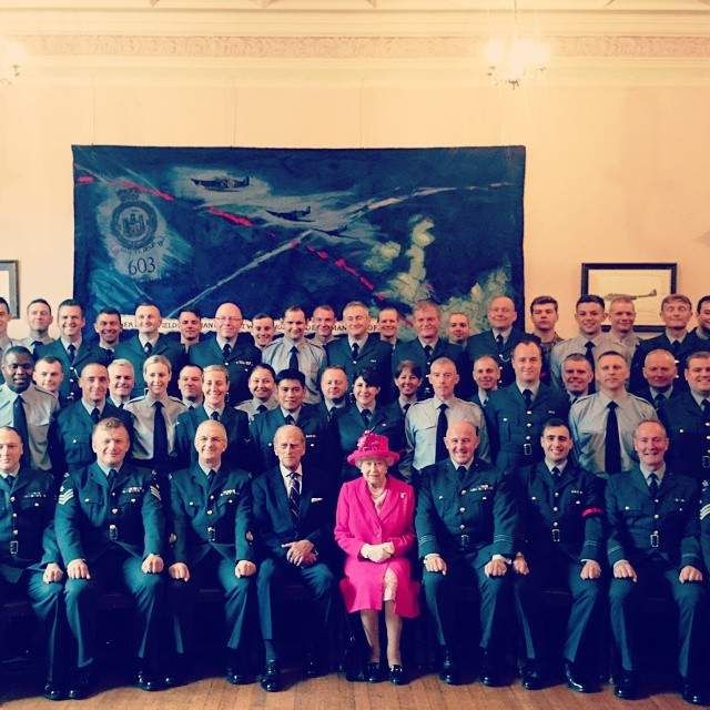 Рідкісні знімки королеви Великобританії- фото 242090