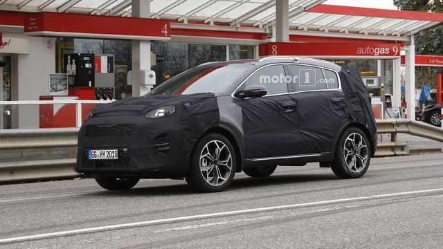 З'явилися свіжі фото оновленого кросовера KIA Sportage - фото 240306