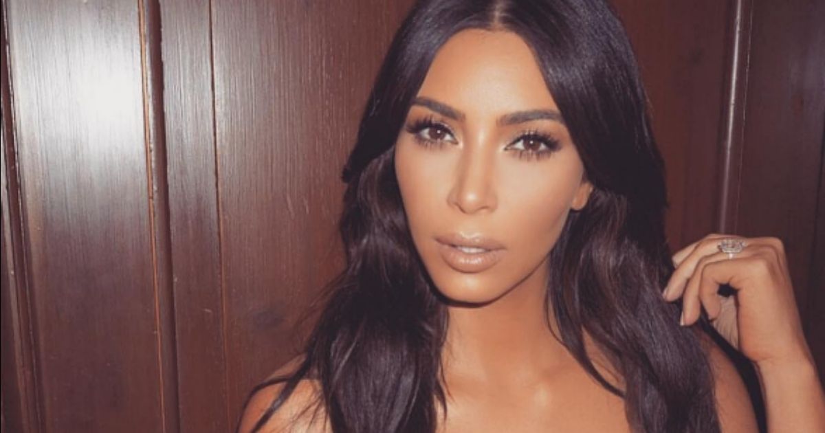 Кім Кардашян показала апетитну фігуру в купальнику