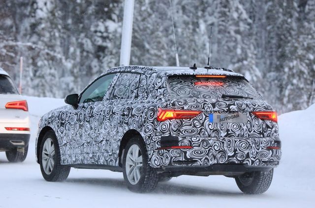 Audi вивела на тести спортивний кросовер SQ3 - фото 239455