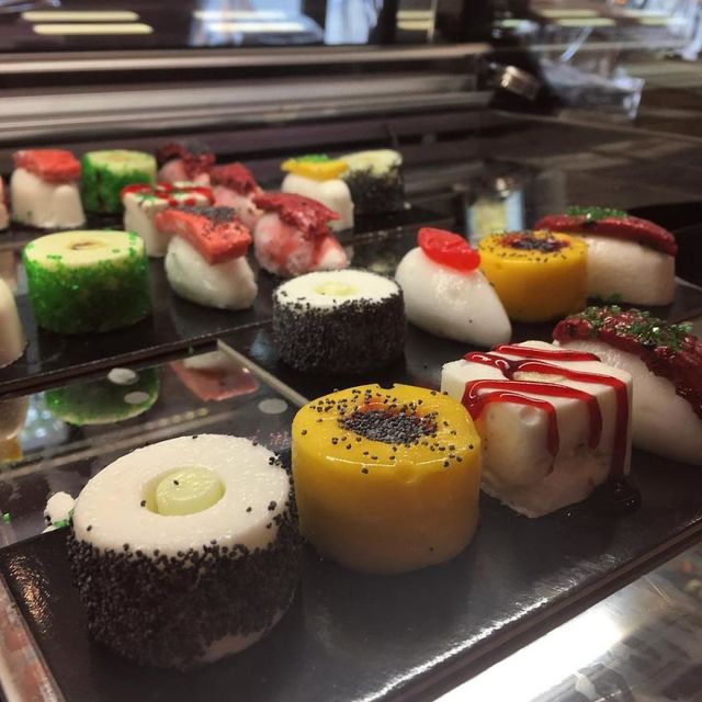 Ви нізащо не здогадаєтесь, з чого насправді ці суші: фотофакт - фото 237947