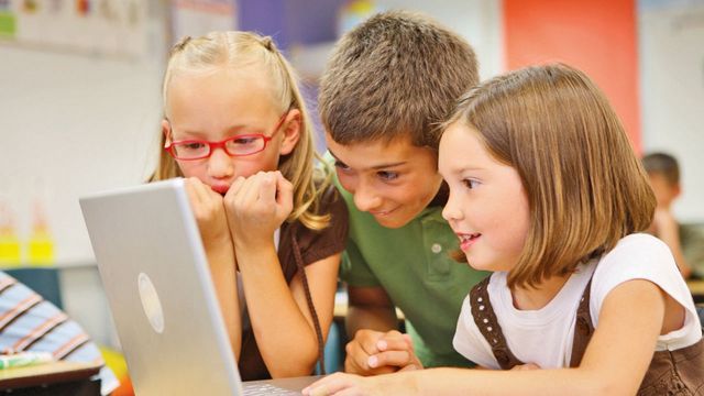 Соцмережі не впливають на успішність школярів, – психологи - фото 243177