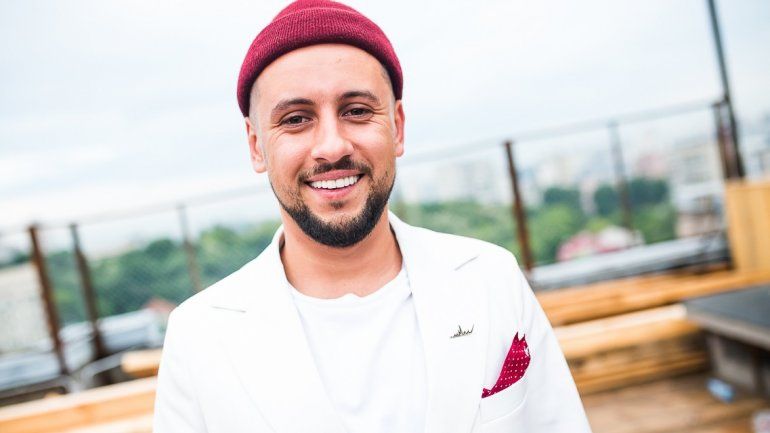 Здійснив мрію: MONATIK вперше показав дітей