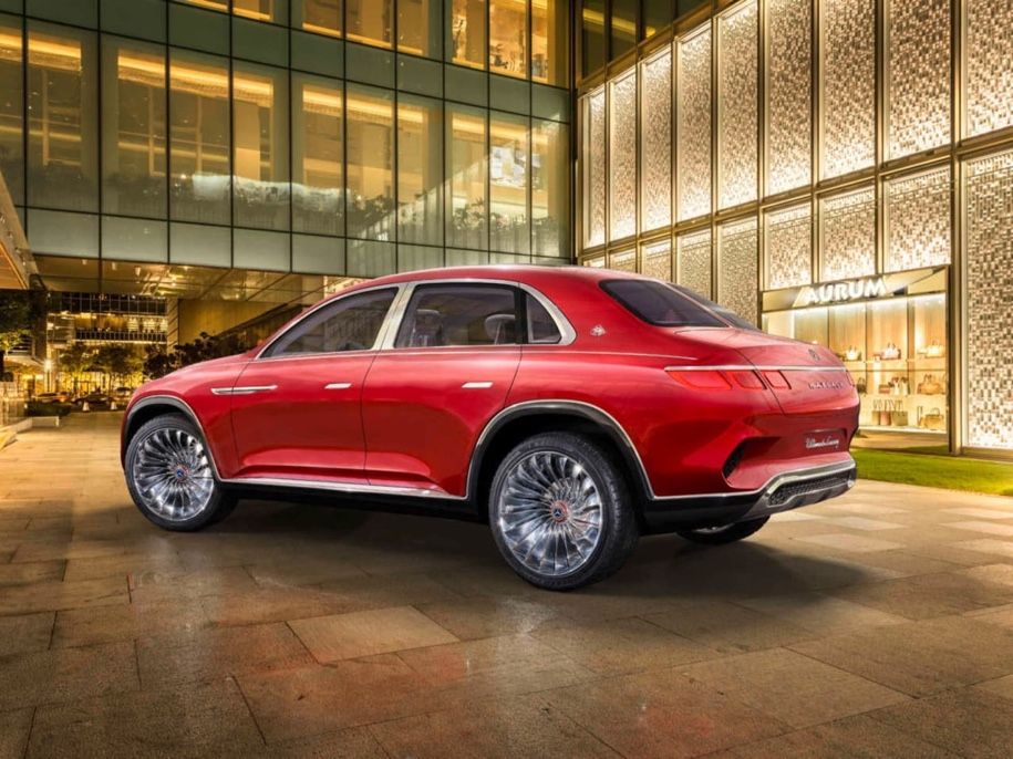 У мережі з'явилися фото розкішного кросовера Mercedes-Maybach