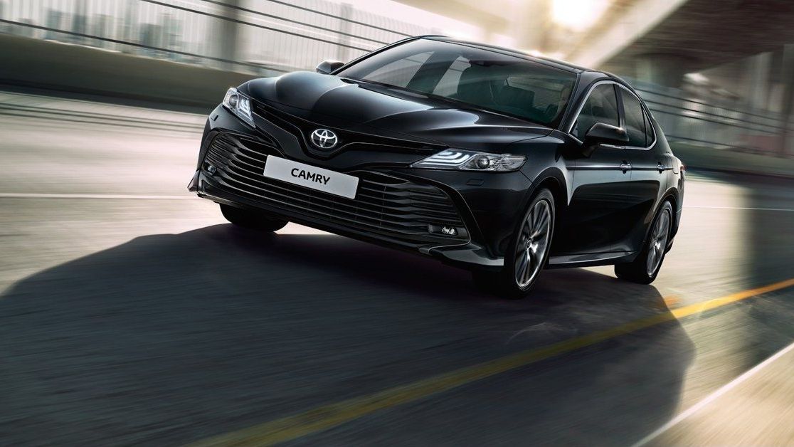 Нову Toyota Camry 2018 відкликають через помилку на конвеєрі