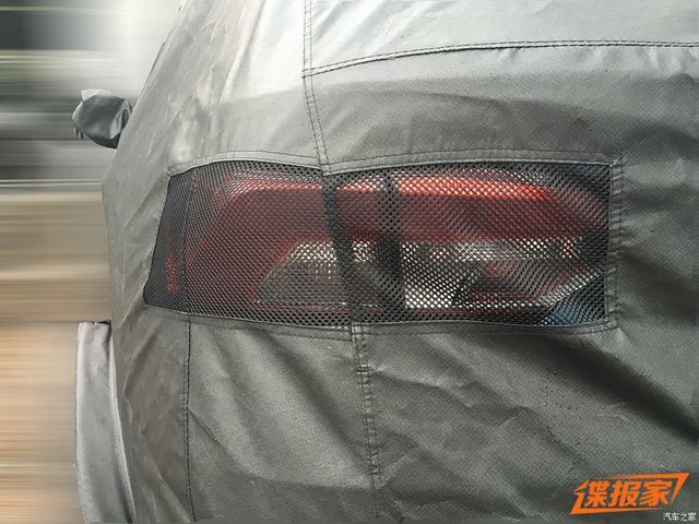 З'явилися перші фотографії маленького доступного кросовера Skoda - фото 239888