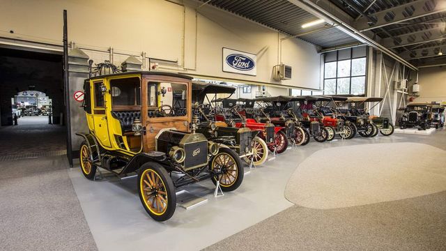 Продається найбільша у світі колекція Ford - фото 240376