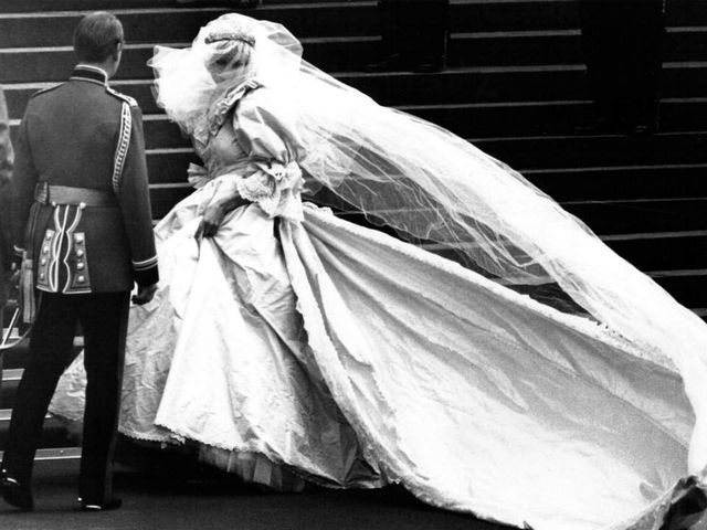 Як виходили заміж королівські персони в різних країнах - фото 240132