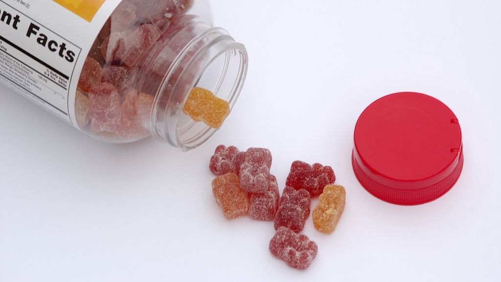 Медики попереджають про передозування вітамінами