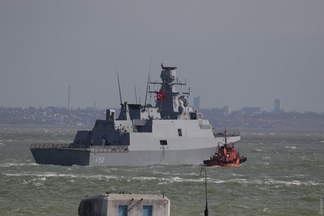 Флагман українського флоту Гетьман Сагайдачний вперше з початку року вийшов в море - фото 237628