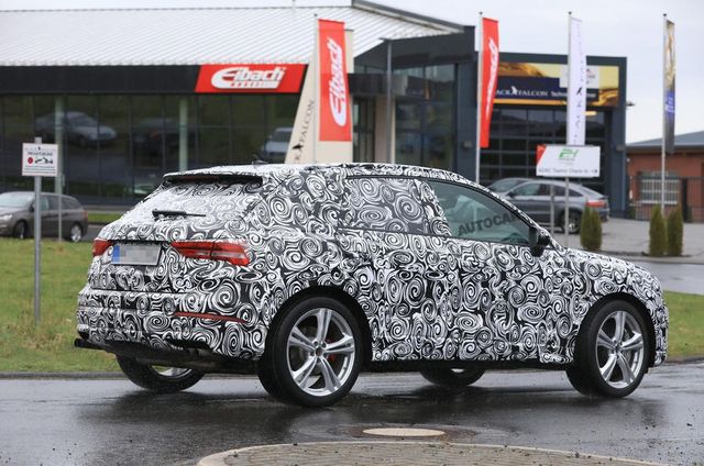 Audi вивела на тести спортивний кросовер SQ3 - фото 239454