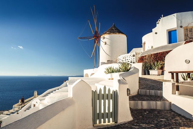 Фотограф показав неймовірну красу острова Санторині без людей - фото 240213