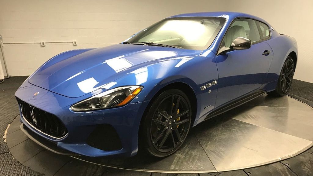 В Україні засвітився новітній спорткар з Італії