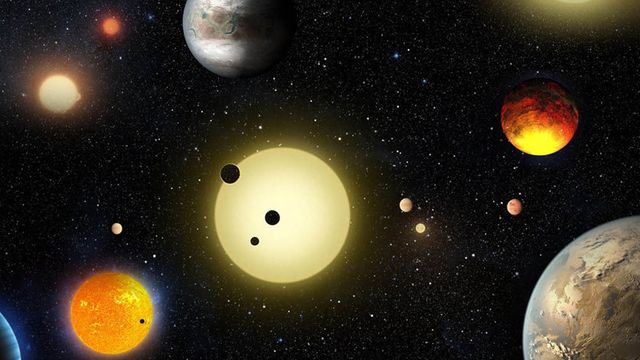 Сонце - порівняно невелика зірка у космосі - фото 239420