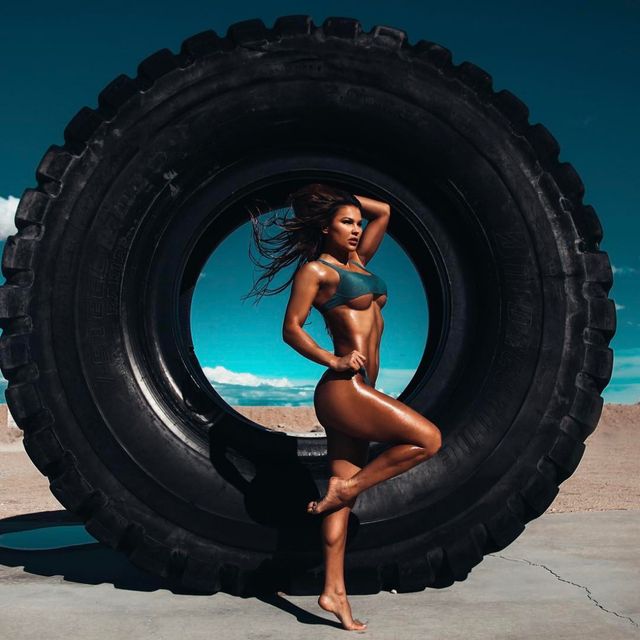 Фітнес-модель Джулія Гілас - фото 238675