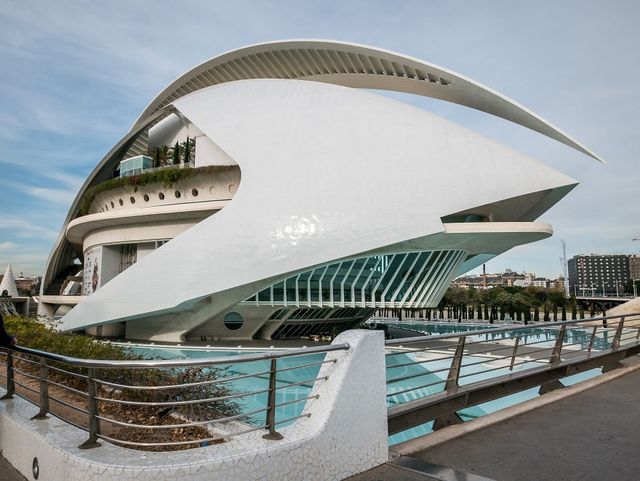 Космічна архітектура: Валенсія, від якої перехоплює подих - фото 238391