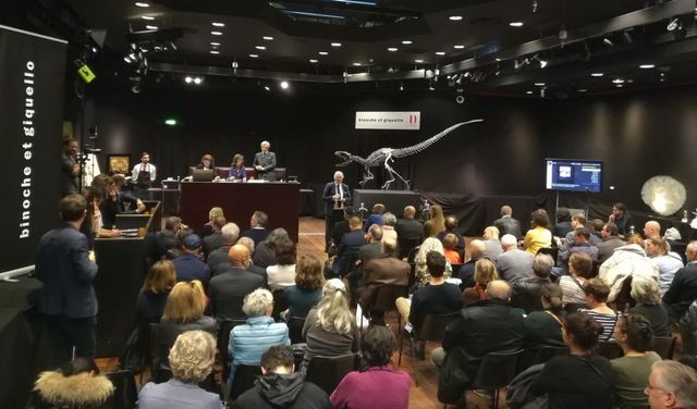 Унікальні скелети двох динозаврів пустили з молотка- фото 239797