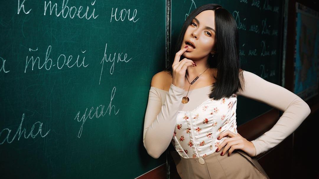 Настя Каменських показала апетитні форми в бікіні: яскраві фото