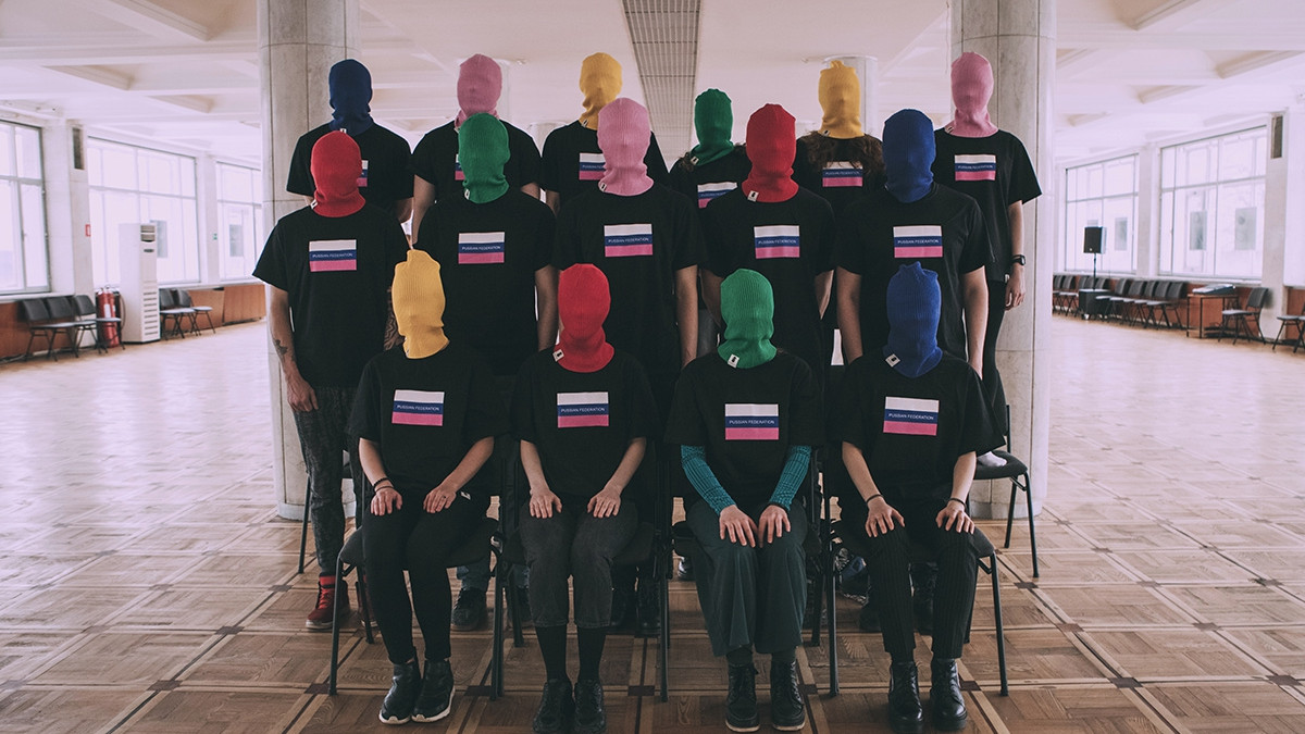 Pussy Riot випустили колекцію протестного одягу (18+) - фото 1