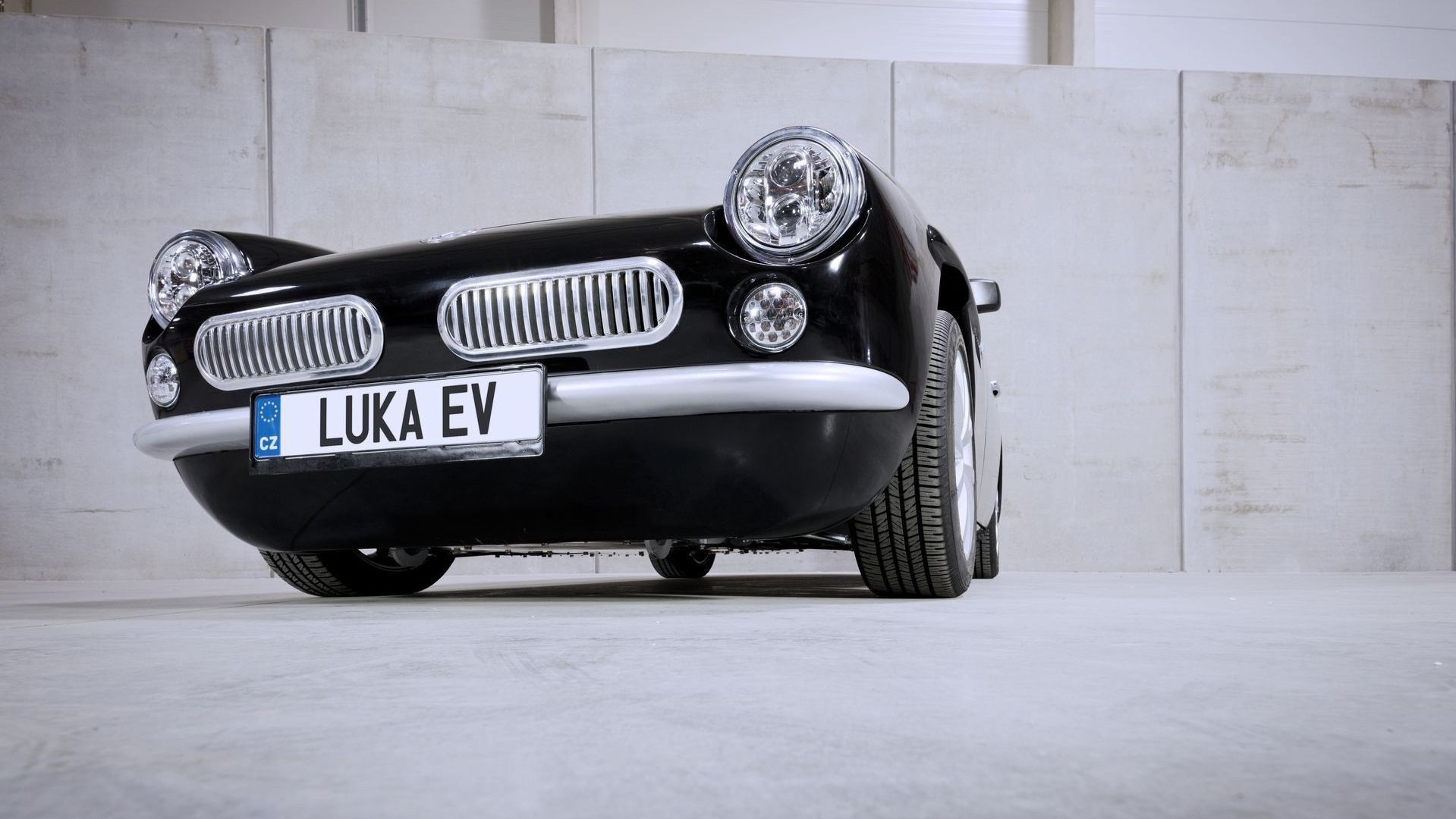 MW Motors представила електромобіль в стилі спорткарів шістдесятих