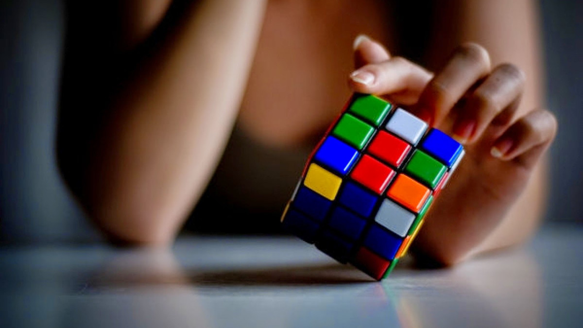 Установлений новий рекорд зі збирання кубика Рубика: відеофакт - фото 1