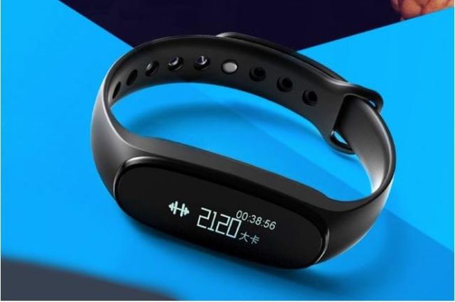 У Xiaomi підтвердили зовнішній вигляд браслета Mi Band 3- фото 251110