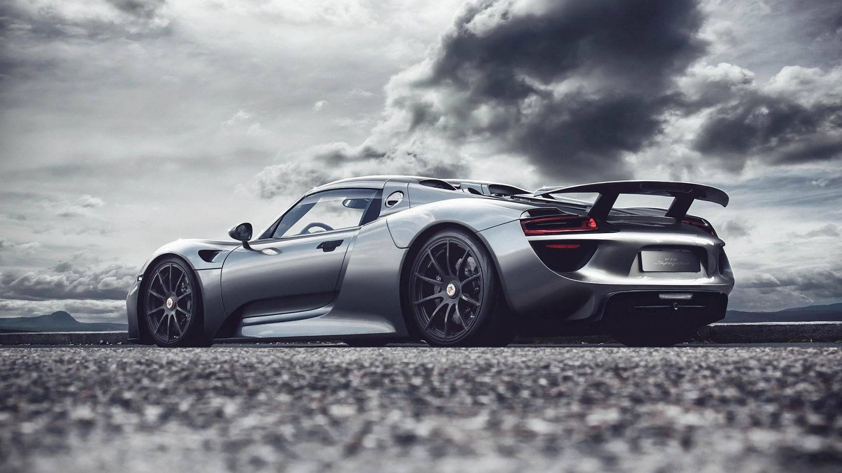 Porsche відремонтує третину всіх суперкарів 918 Spyder