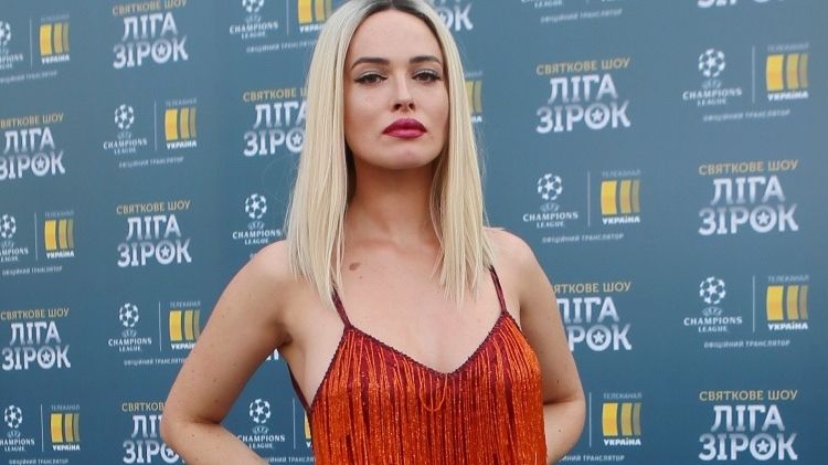 Даша Астаф'єва стала блондинкою - фото 1