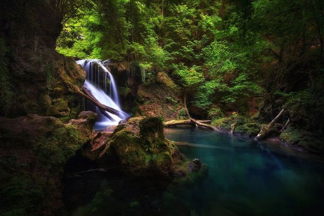 Фотограф 10 років мандрував Румунією: казкові кадри - фото 247874