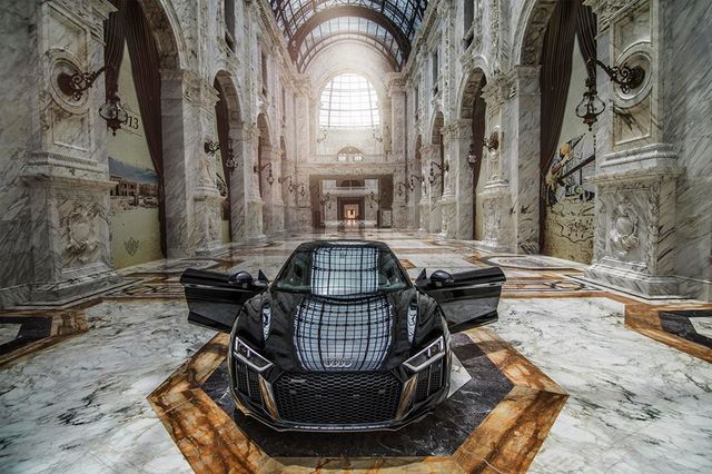 Audi R8 зняли в найдорожчому торговому центрі світу - фото 246758