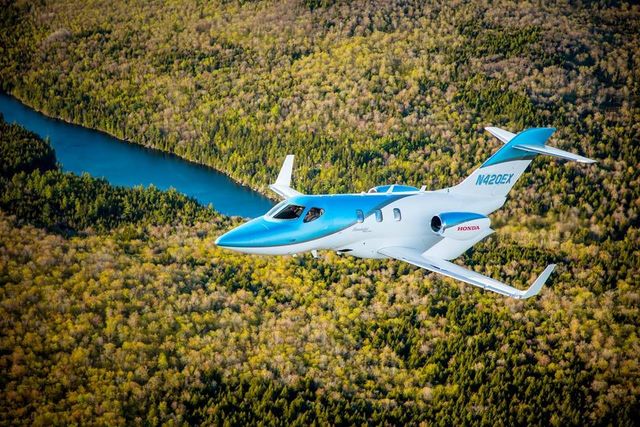 Honda представила незвичайну модель бізнес-літака HondaJet - фото 251659