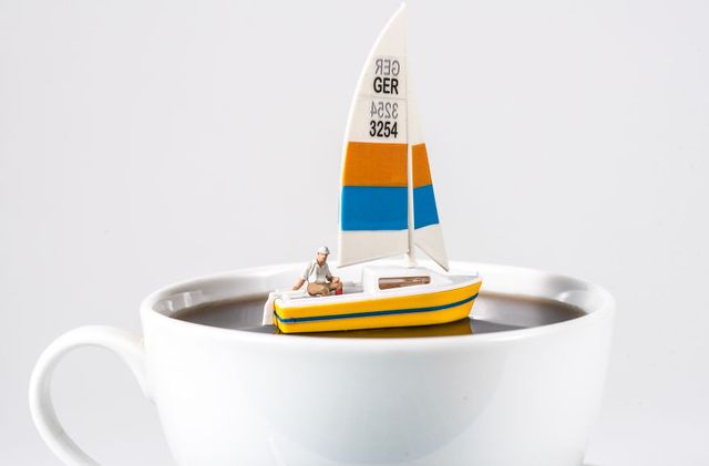 Фотограф створює міні-світ на власному сніданку - фото 249331