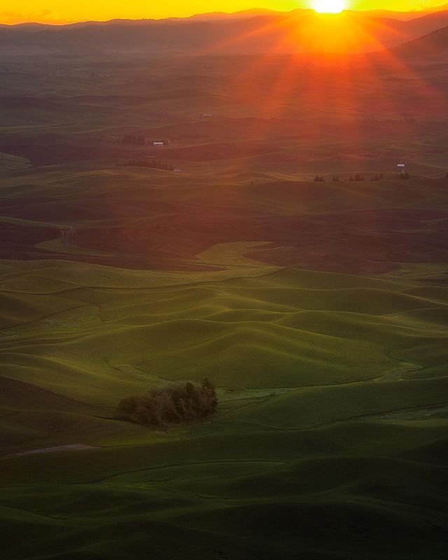 Чарівні пейзажі в об'єктиві талановитого фотографа: ефектні кадри - фото 244770